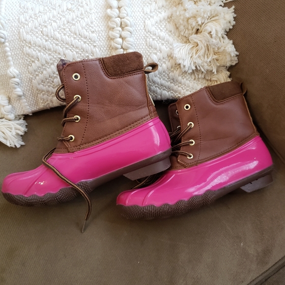 ADRIENNE VITTADINI GIRLS DUCK BOOTS PINK & BROWN 3 - Picture 2 of 8